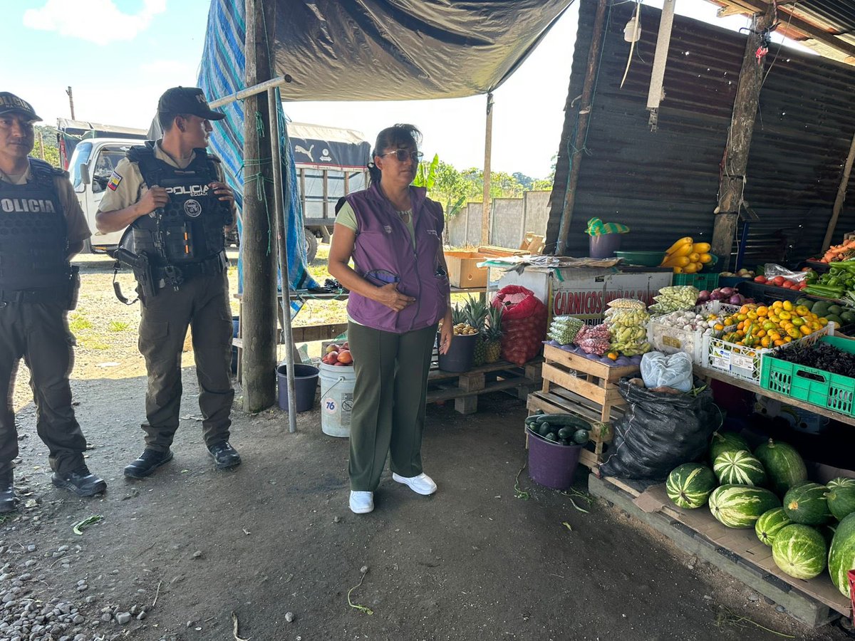 📍CANTÓN PASTAZA
📌Sector Los Ángeles 

La Comisaría de Pastaza, Tenencia de Curaray con <a href="/PoliciaEcuador/">Policía Ecuador</a>, realizaron el operativo de control para evitar la especulación en el alza de precios de los productos utilizados en la elaboración de la fanesca.