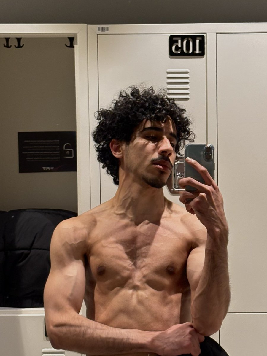 Hüsam 🥑 tweet media