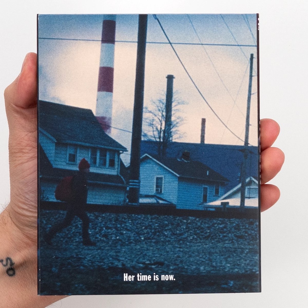 disc_connected's tweet image. ***ANNOUNCEMENT***

Now available to preorder on the @VinegarSyndrome website on Blu-ray and shipping later this month in the US from @ocndistro #PartnerLabel @IFC: #Holler (2021)!

In a forgotten pocket of Southern Ohio where American manufacturing and opportunity are dying up,