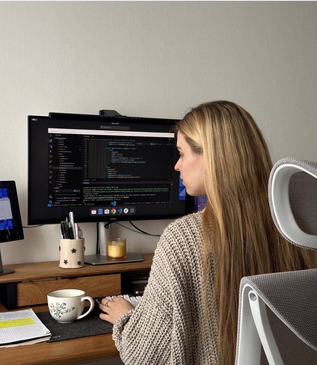 LACY SHELTON ♻️🖥️ tweet media