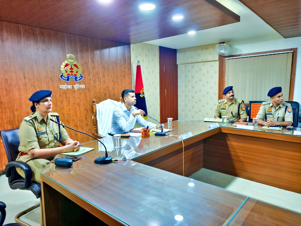 MAHOBA POLICE tweet media