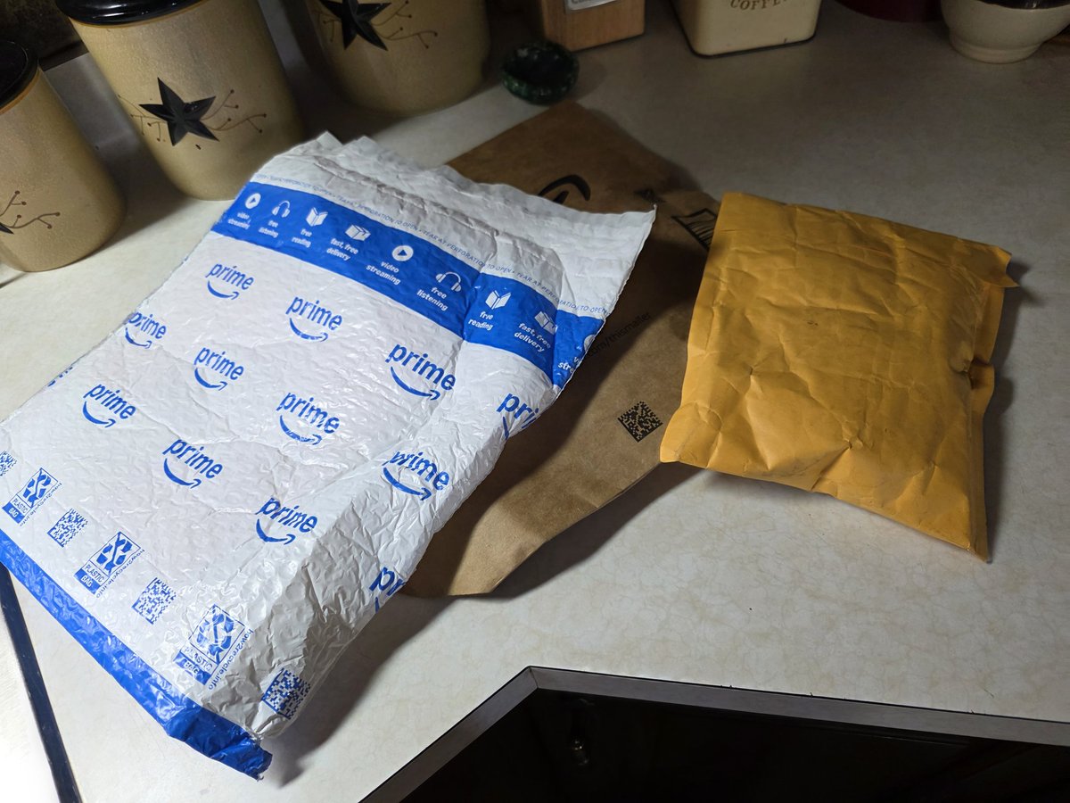 GoddessLizzie3's tweet photo. More packages arriving, I love being a greedy spoiled Goddess https://t.co/JYwT5nSrb6