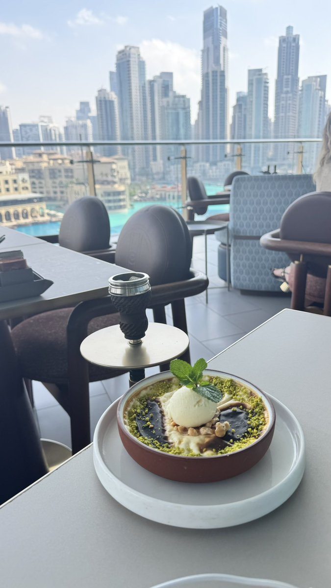 decodeVeroniKa tweet media