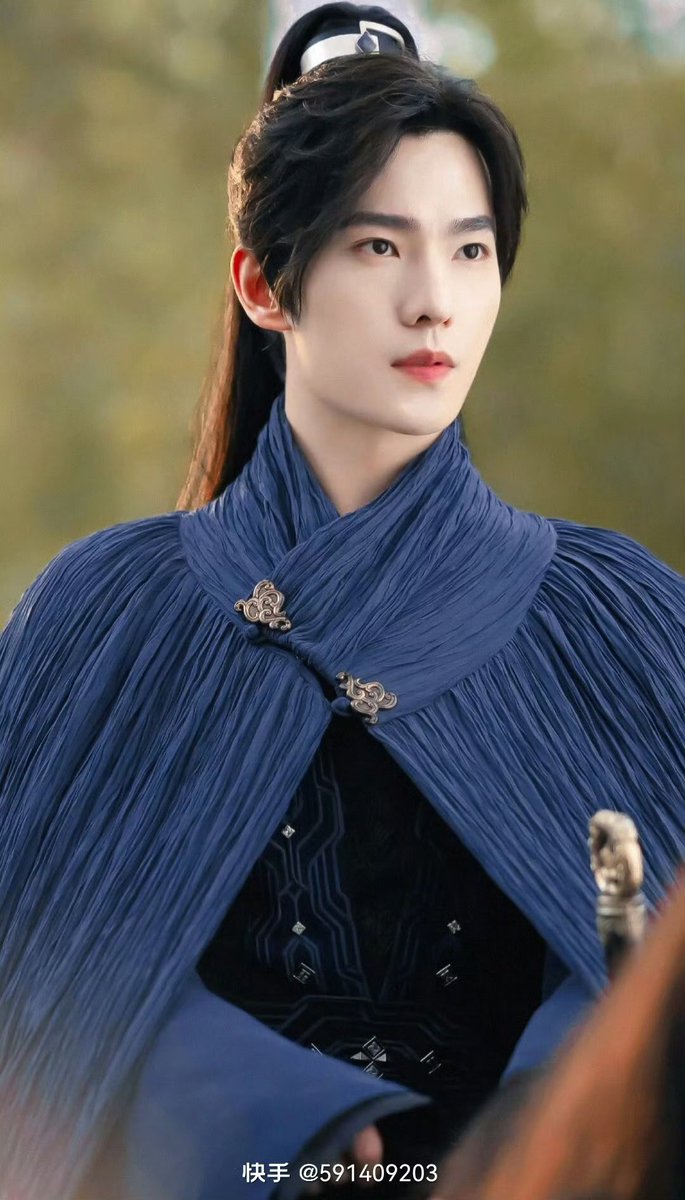 yunaspike143's tweet photo. I know my man can do both 🥰🥰 #YangYang https://t.co/sFXbnVZmCl