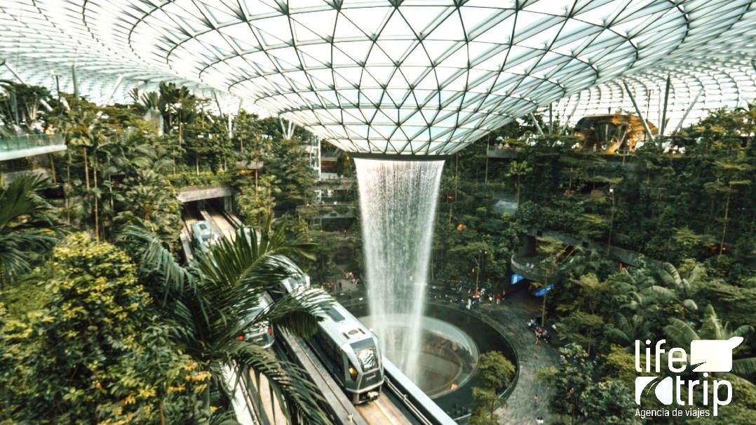 Nicolás Larenas ✈️ tweet media