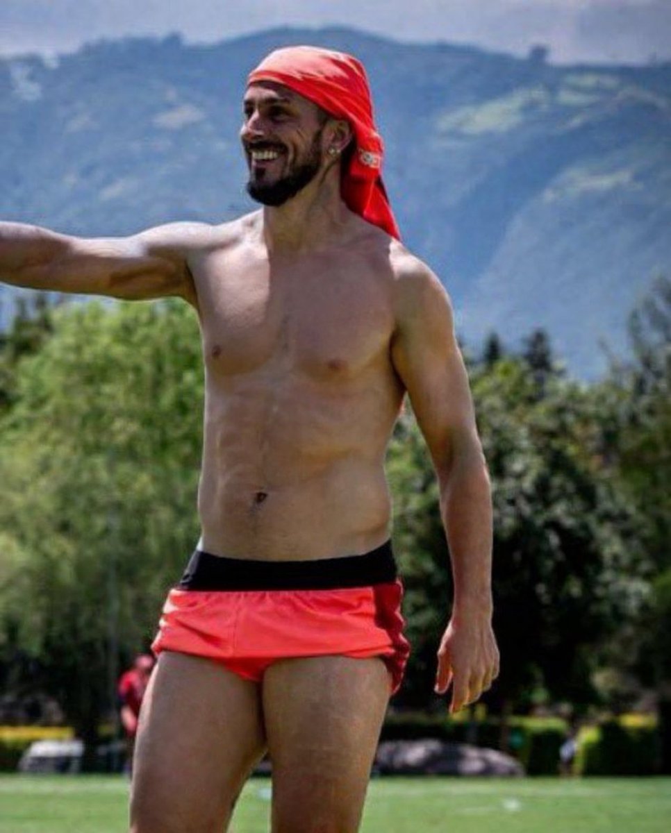 Mi mundo es único y solo mío. tweet media