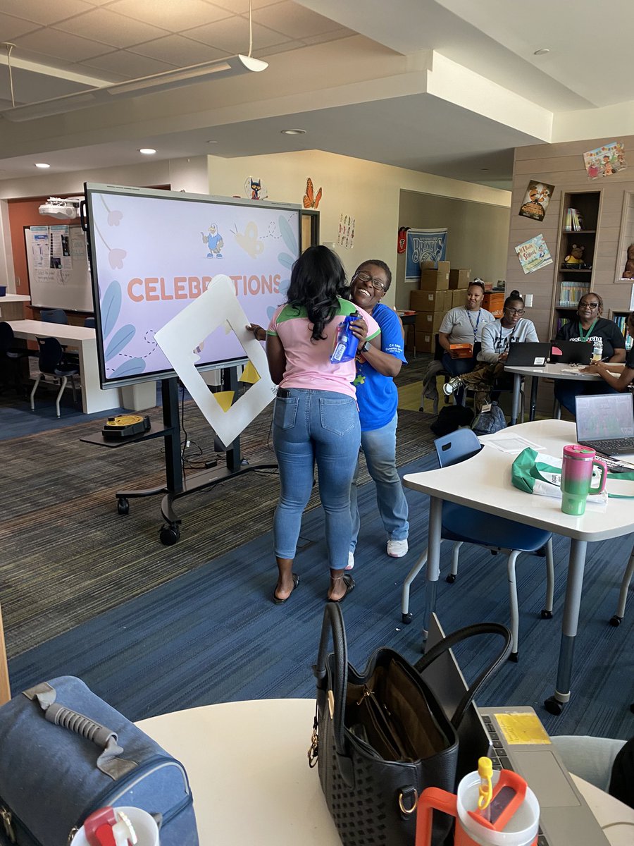 GullattES tweet media