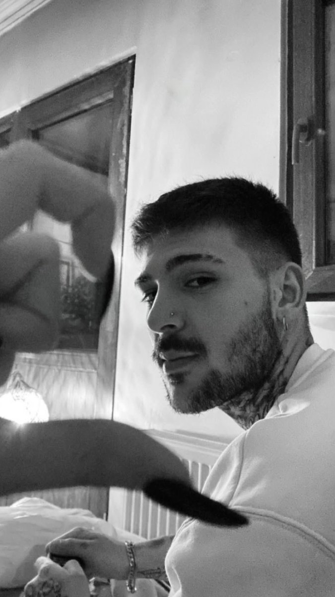 IL tweet media