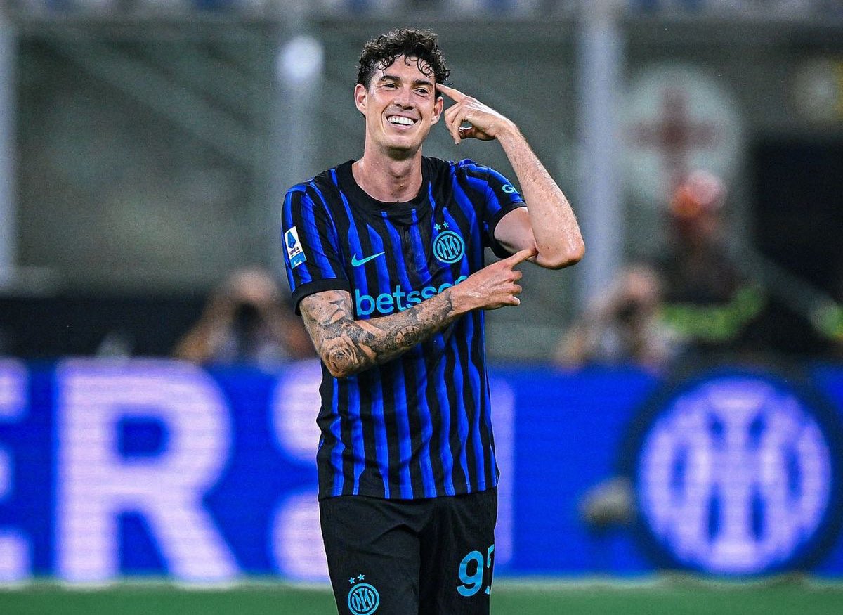 Pawzikkkkk tweet media