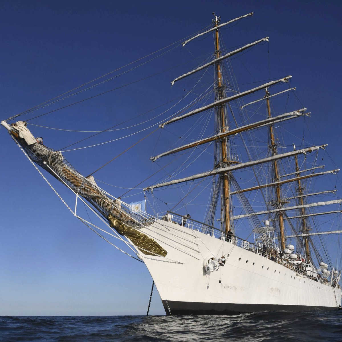 LA ARMADA SORTEA LUGARES PARA ACOMPAÑAR A LA FRAGATA LIBERTAD

La Armada Argentina lanzó un sorteo para que 15 personas acompañen desde otro buque a la Fragata Libertad en su partida del 11 de abril. Los ganadores se anunciarán el 6 de abril al mediodía.

El viaje es una misión