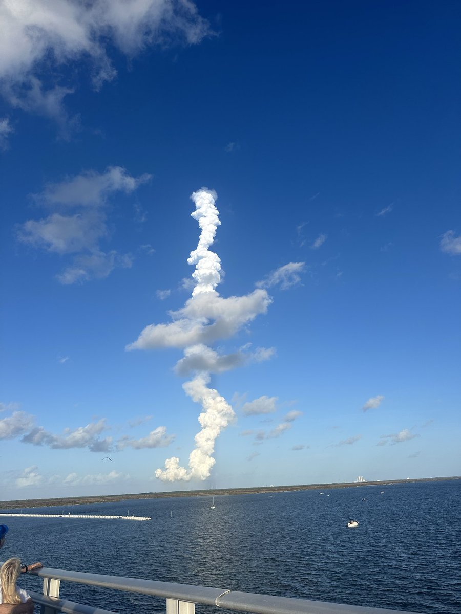 TimBunning1's tweet photo. WOW. Artemis takes flight at KSC. What an amazing launch. Go Artemis Go NASA Go Humanity https://t.co/Gkg6uIHhTk