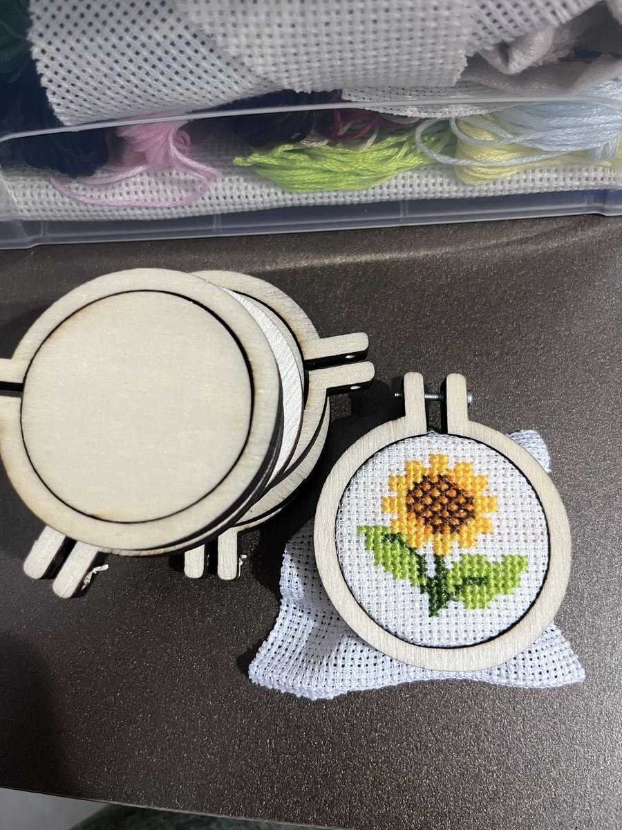 asosyalmişa🎈 tweet media