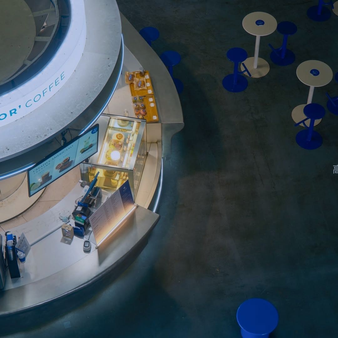 Emily Davis tweet media