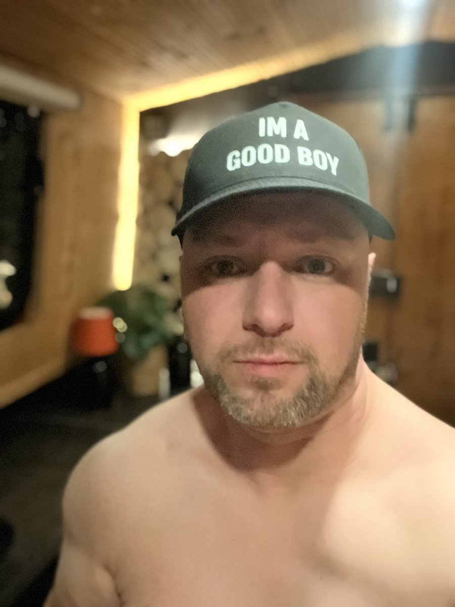 Chris 🐾 tweet media