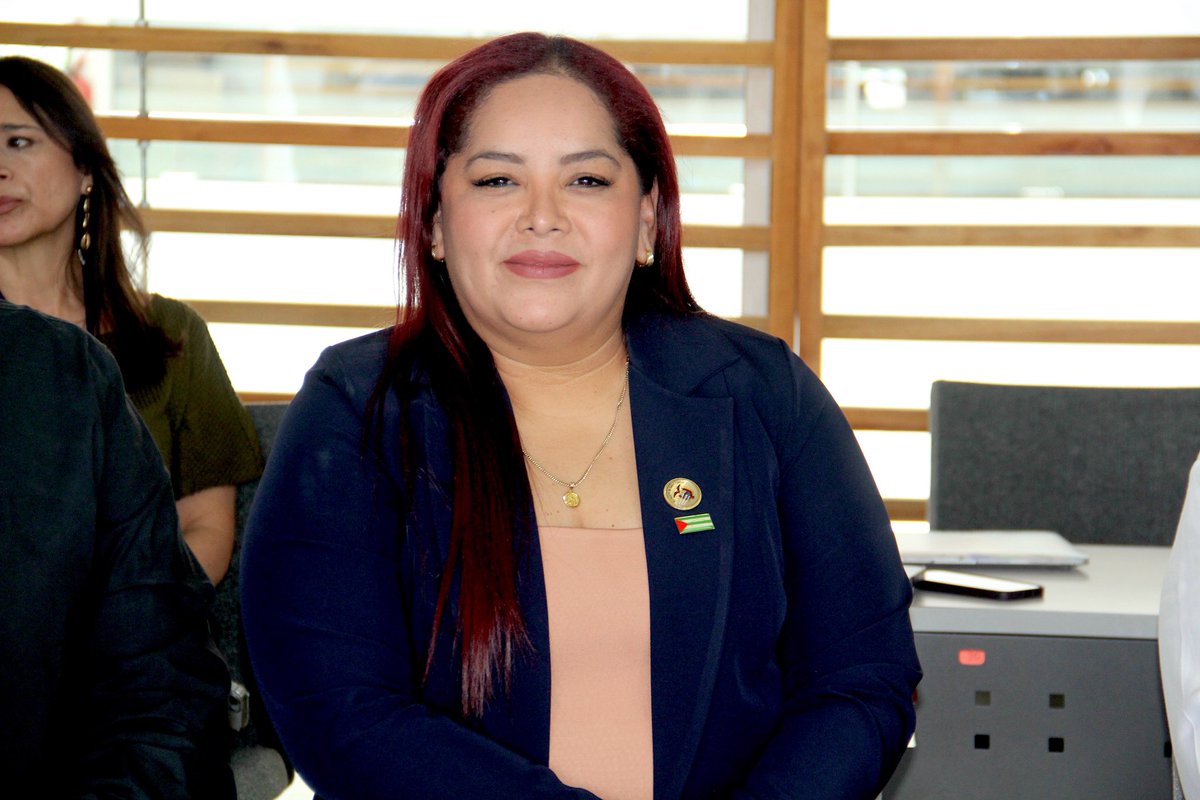 DPManabiSalud's tweet photo. La vicepresidenta @mjpintoec lidera el trabajo con nuevas autoridades de salud, impulsando una gestión cercana y resolutiva.

Transformamos el sistema desde el primer nivel, fortalecemos la vigilancia y llevamos soluciones reales a territorio. https://t.co/M3CfSLGlZ2