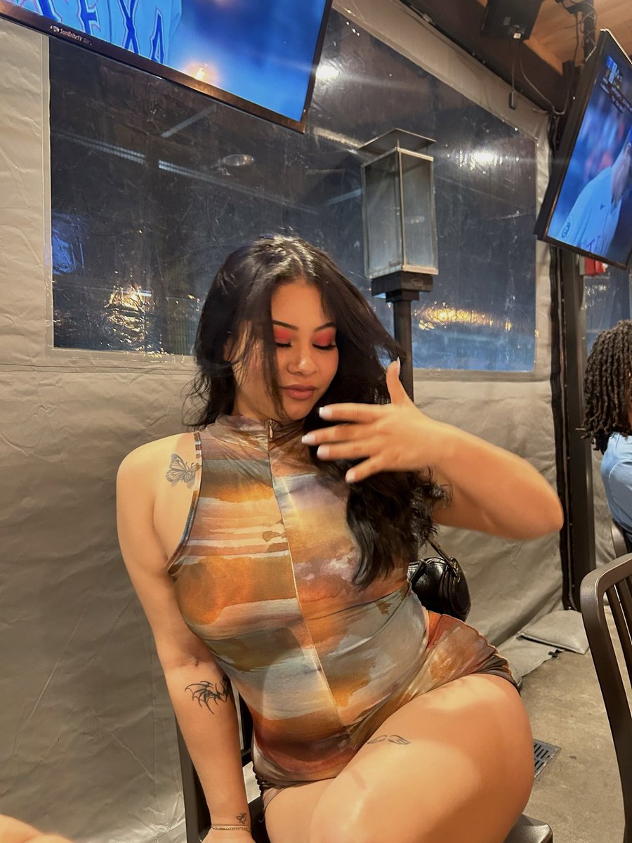 _emilydoll's tweet photo. 🧡 https://t.co/X8HQTYrxl1