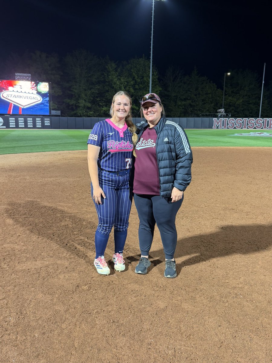 Madison Ray tweet media