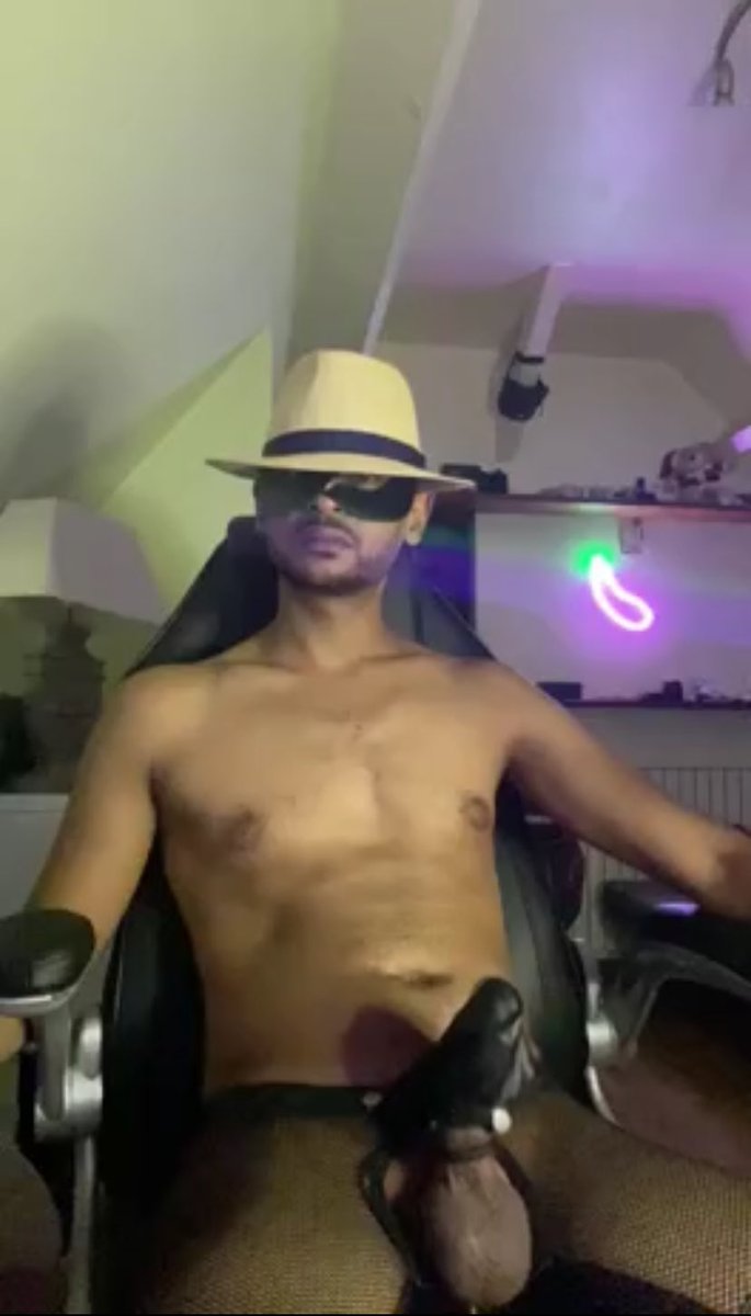 king_narco1's tweet photo. 🔥🍆￼ #dick  #StaseraTuttoèPossibile https://t.co/hWtzcTHiNE