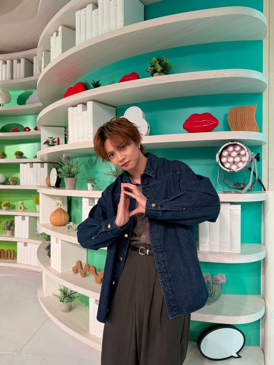 fantastics_fext's tweet image. ＼まもなく放送📺／

本日4/2(木) 9:00〜放送
日本テレビ「DayDay.」に
#佐藤大樹 が生出演いたします！

ぜひご覧ください👀 

@ntv_DayDay #DayDay
#EXILE #FANTASTICS