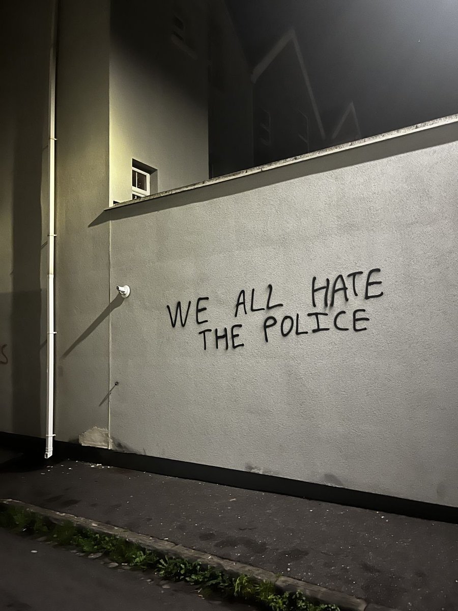 Antifa_Ultras tweet media