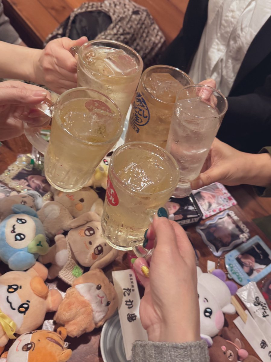 ポストしそびれてめちゃくちゃ
遅すぎて今更の投稿でごめんやけど
先月(もう半月も前やった💦)中崎町〜梅田おさんぽティニ会に行ってきました🥰
一日フルにあそんで楽しすぎた😆♥️
またみんな遊んでねー💓