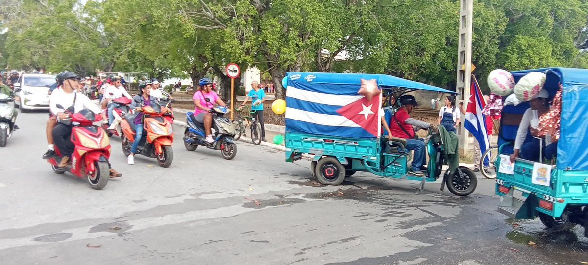 Feliz cumpleaños 65 a nuestra #OPJM nuestros pioneros con alegría festejan su aniversario 🎉🎊🎈🎂🎁 #IslaDeLaJuventud #UJC