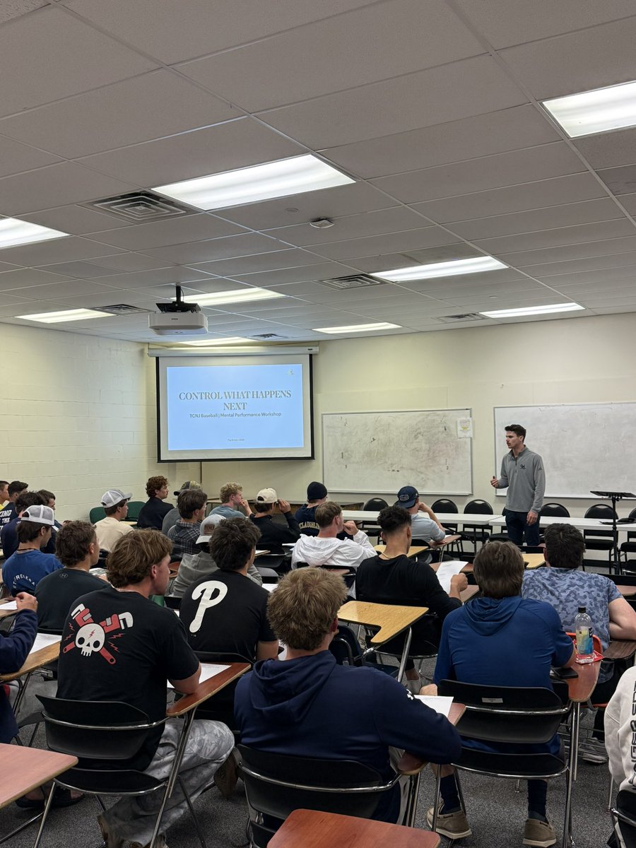 TCNJ BASEBALL tweet media