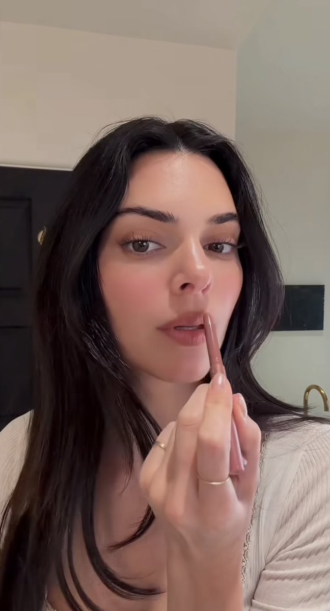 Fame Daily Hub tweet media