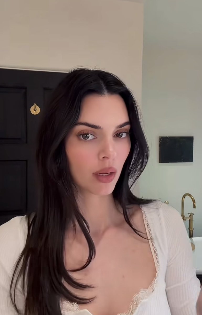 Fame Daily Hub tweet media