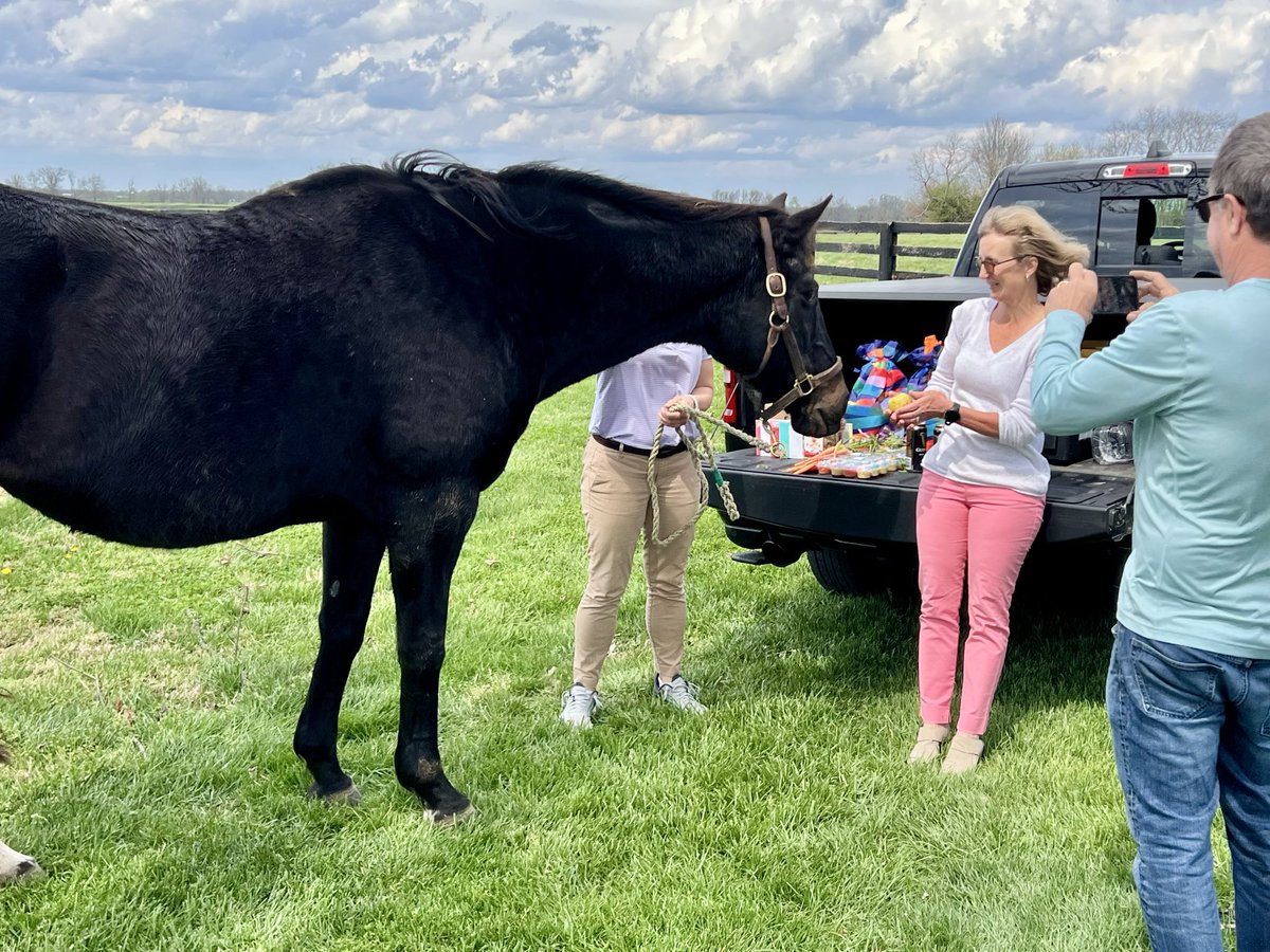 Lane's End tweet media