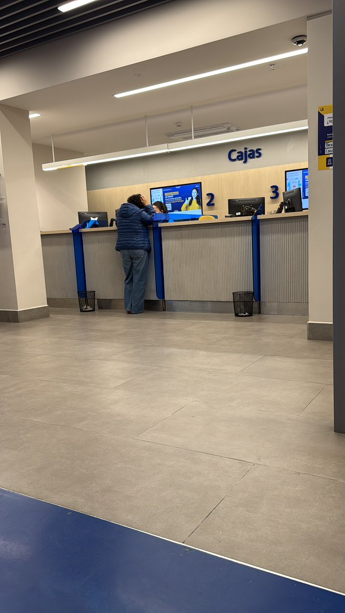 Sauler24's tweet photo. @BancodeBogota más 1 hora para atención de cajas . En galerías y funcionando 2 y hasta menos cajeras https://t.co/VaGAi7xfG7