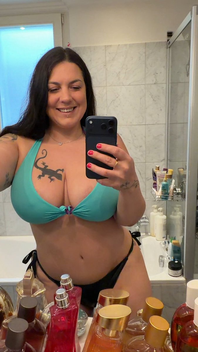 lola_splashez tweet media