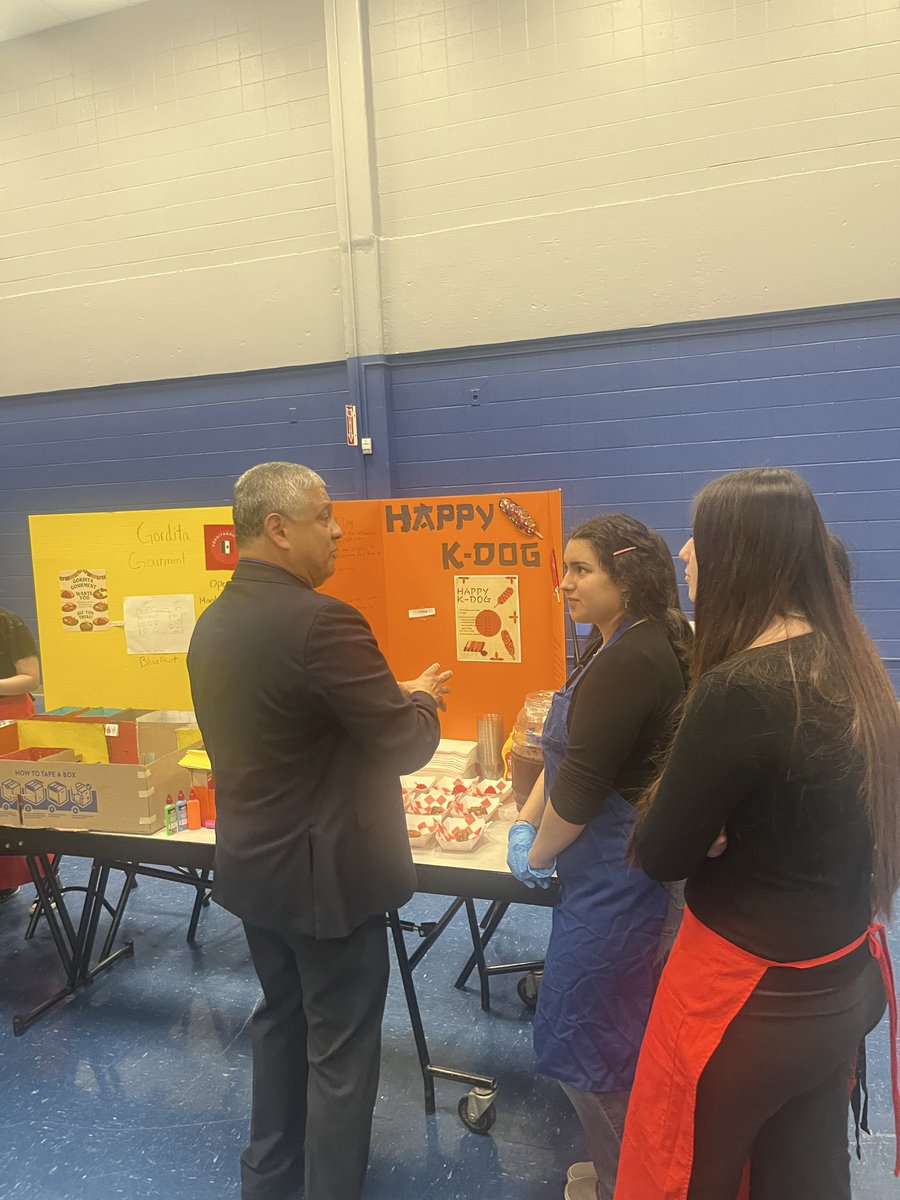 Chef Megan Tapia tweet media