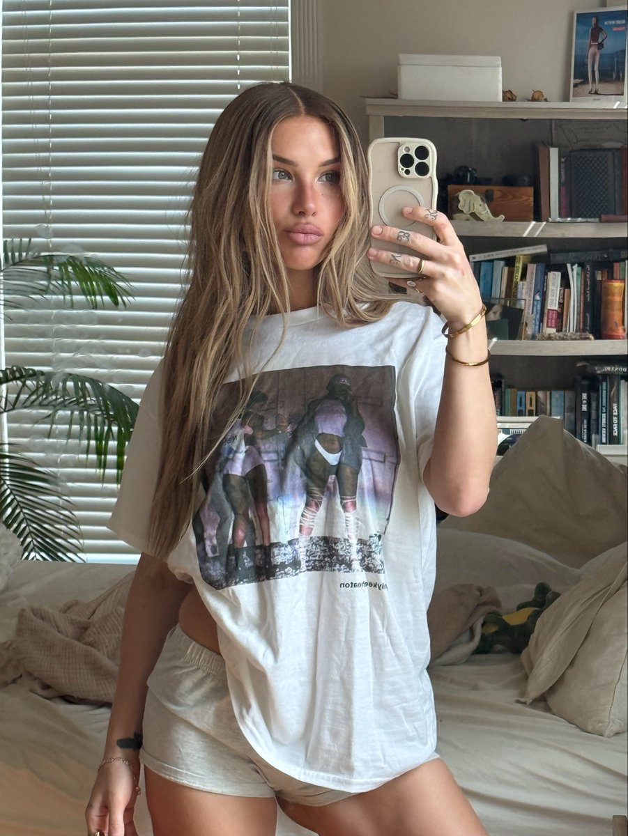 NiykeeHeaton's tweet photo. you like my outfit? (link in bio) https://t.co/ssOboeby6a