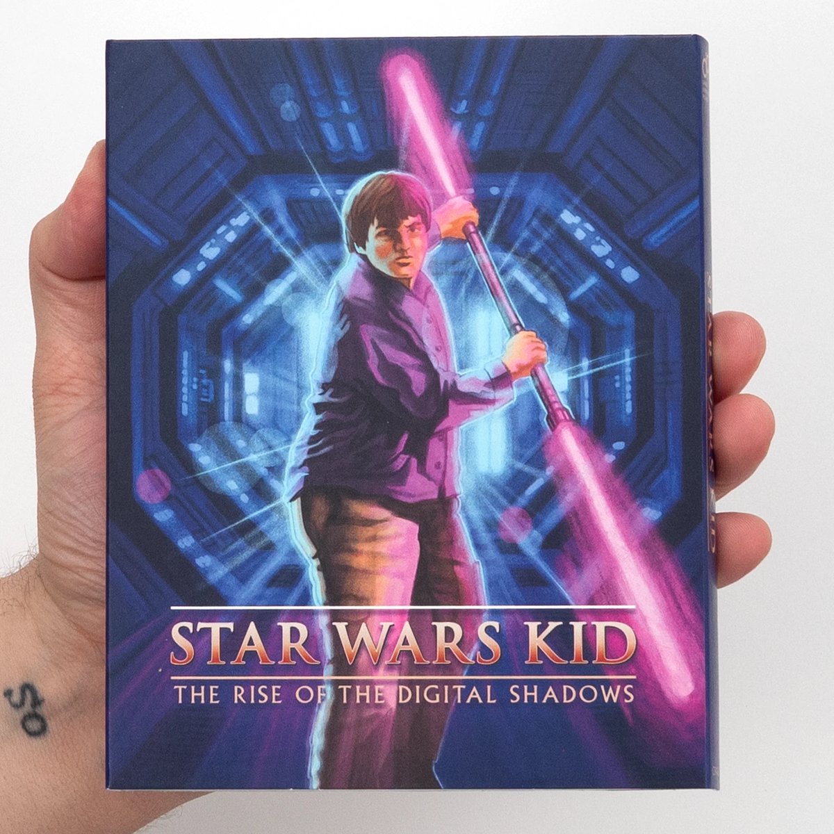 disc_connected's tweet image. ***ANNOUNCEMENT***

Now available to preorder on the @VinegarSyndrome website on Blu-ray and shipping later this month in the US from @ocndistro #PartnerLabel @CIPictures: #StarWarsKid: The Rise of the Digital Shadows (2022)!

Decades after becoming an internet sensation,