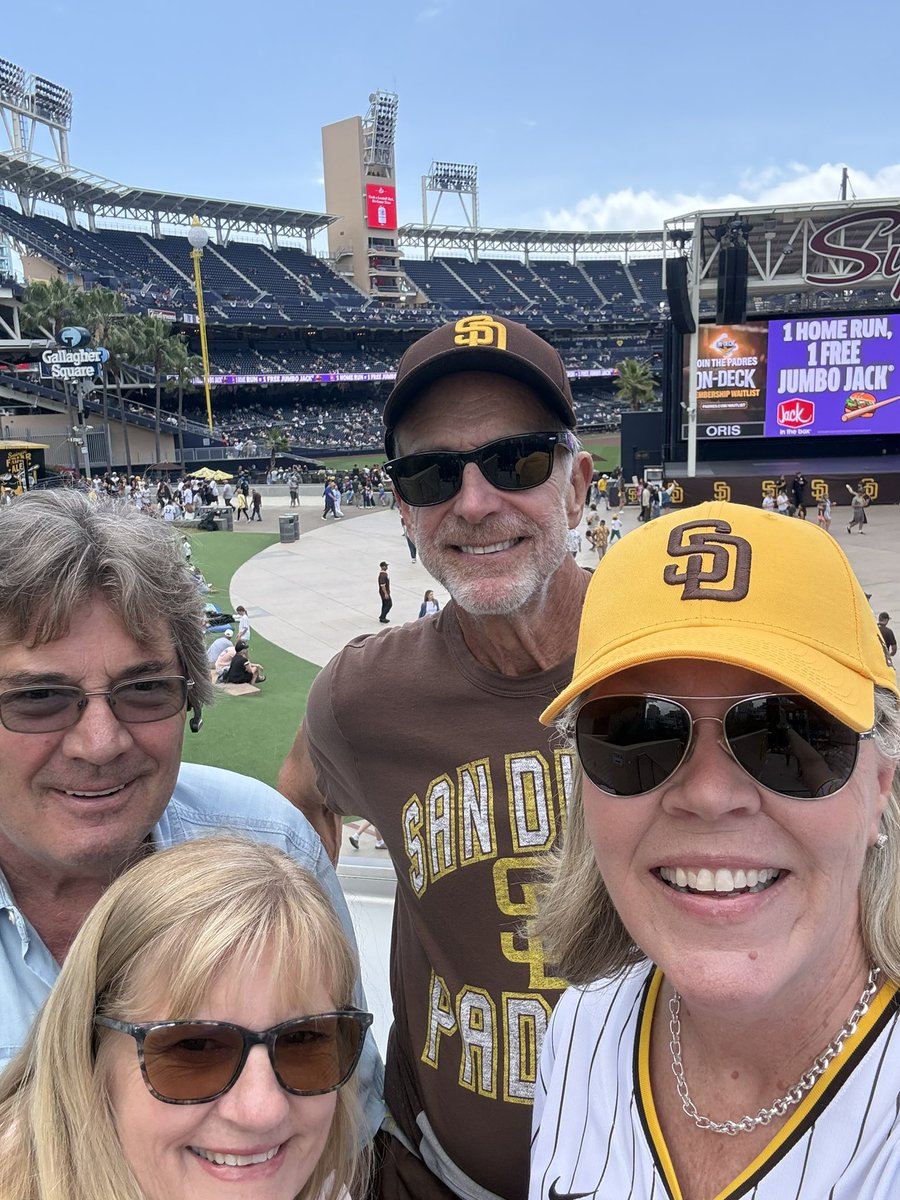 blass_shawn's tweet photo. #forthefaithful  Our first game of the season! https://t.co/oqFTGotpSi