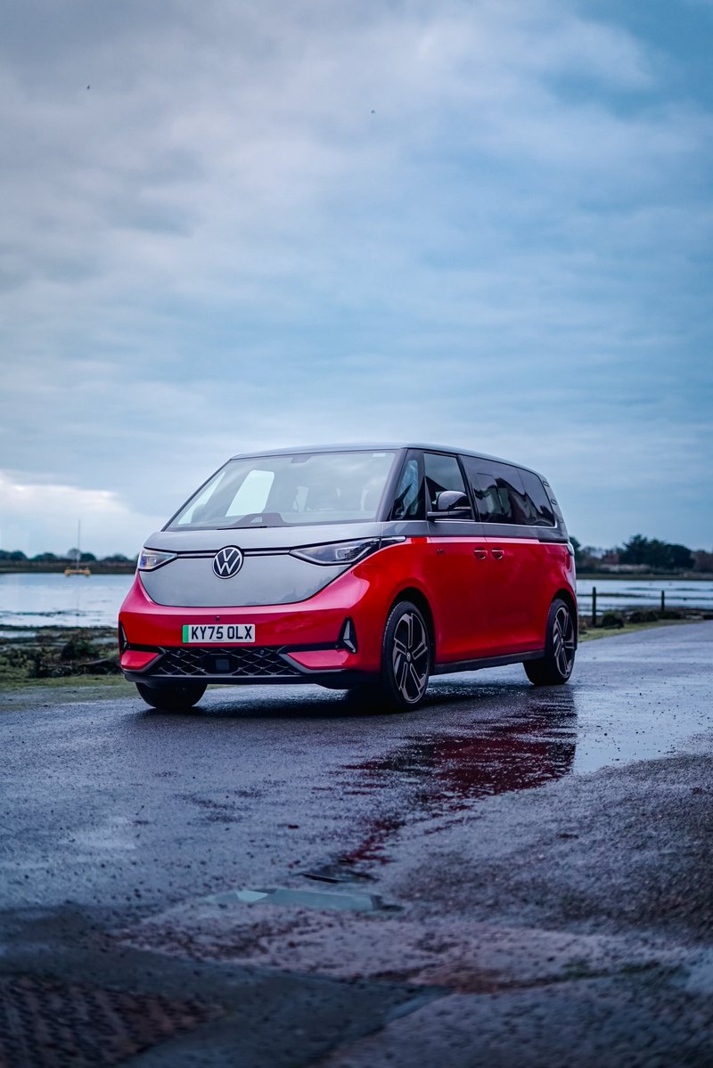 Tom Kent tweet media