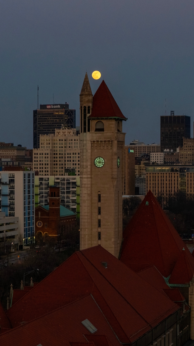 Downtown St. Louis tweet media