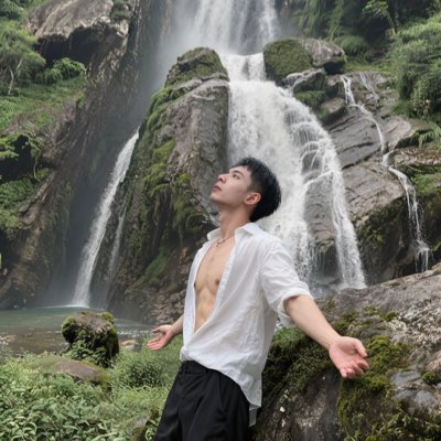 偏帥前男友 · 買黑威請洽✈️ tweet media