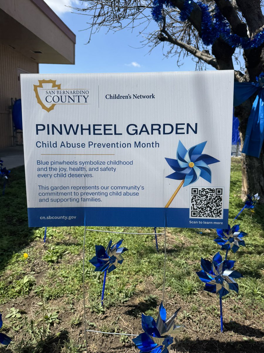 FontanaLearning's tweet image. Sporting blue with the Early Education Department to celebrate Child Abuse Prevention Month! 💙 It's everyone's job to ensure that children are safe. #EveryChildMatters #WeBelieveInFUSD 🤓