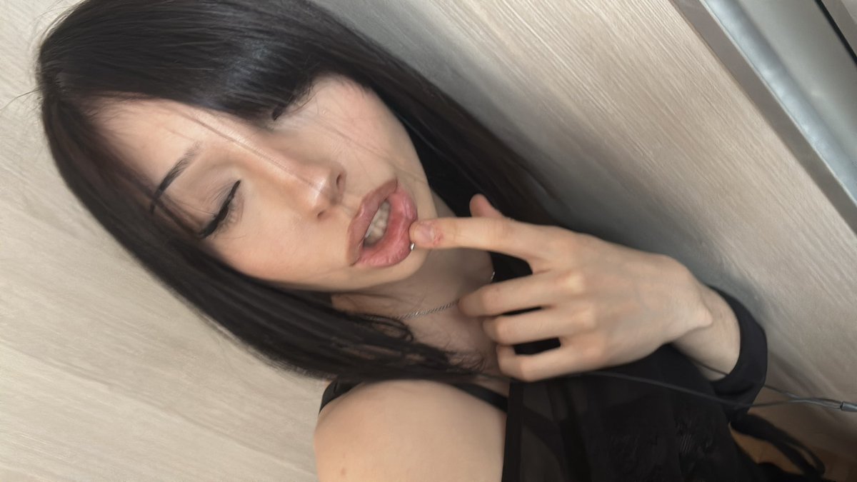 ⋆༺𓆩☠︎︎𓆪༻⋆ tweet media