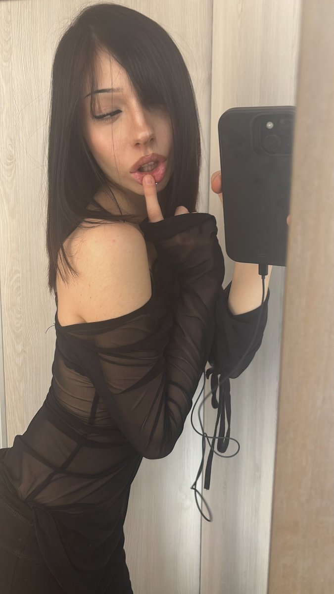 ⋆༺𓆩☠︎︎𓆪༻⋆ tweet media