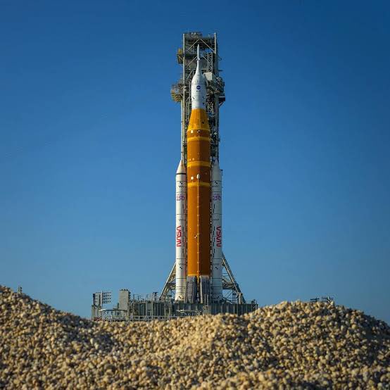 Chinook Crew Chick tweet media