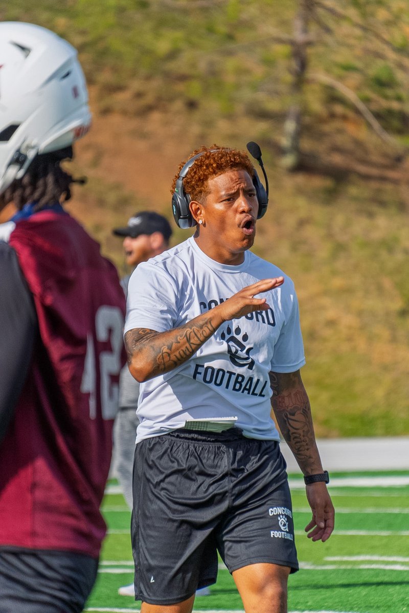 _kingshelton's tweet photo. Feels like full circle moment. Grew up watching you play my whole life you have given me a chance to play at a higher level. I am super blessed to receive a scholarship offer to Concord University. @_lvbunkley @ConcordFootball @GregBiggins
#FOE
#AGTG
#LLPOPS https://t.co/YHHxyL4aI9