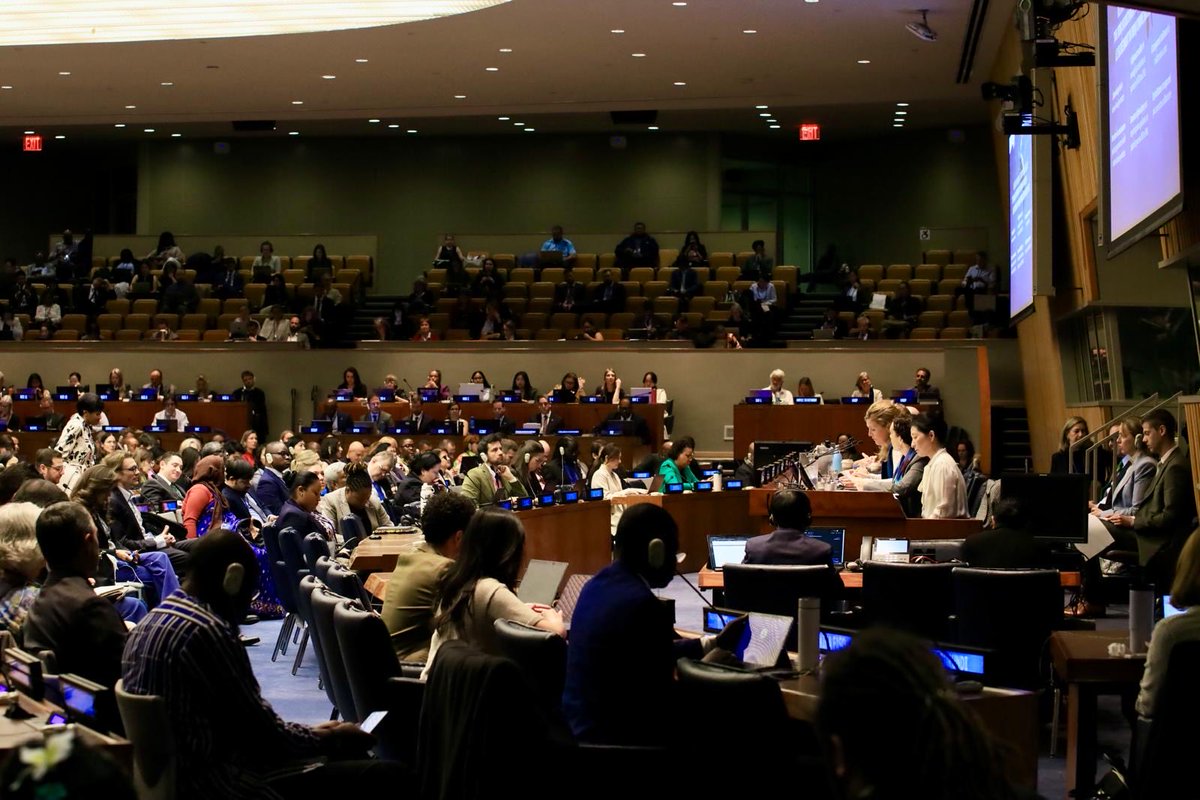 BelgiumUN's tweet photo. Full house and a very engaged audience at 🇺🇳 this morning as H.E. Annelies Verlinden, Minister of Justice in charge of the North Sea &amp; Sophie Mirgaux, 🇧🇪 Envoy for the Ocean, presented the #BrusselsBBNJ Secretariat bid. 🌊

👉Read all about our bid here: https://t.co/OqsRB4EYsN https://t.co/zBSz2iNw09