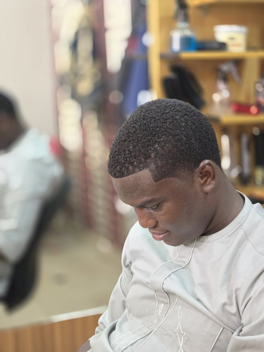 Yo BARBER's a RAPPER 💈✂️ 🎤 tweet media