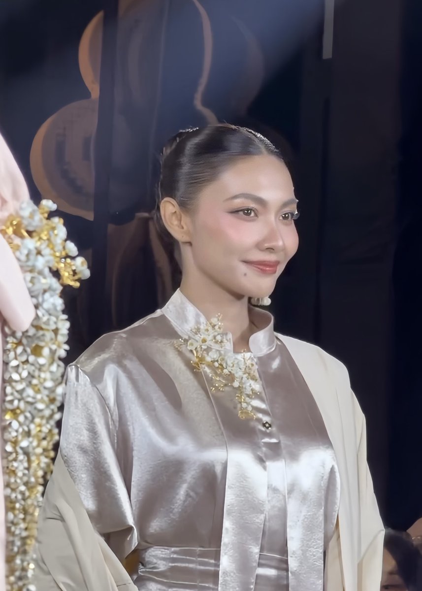 SamitananPloy's tweet photo. พระชายาของผู้ใดในหงสาวดีหรือเปล่าเพคะ ข้ามิเคยเห็นว่าผู้ใดจะงดงามถึงเพียงนี้ 🙂‍↔️✨ https://t.co/cGBkmuPpv4