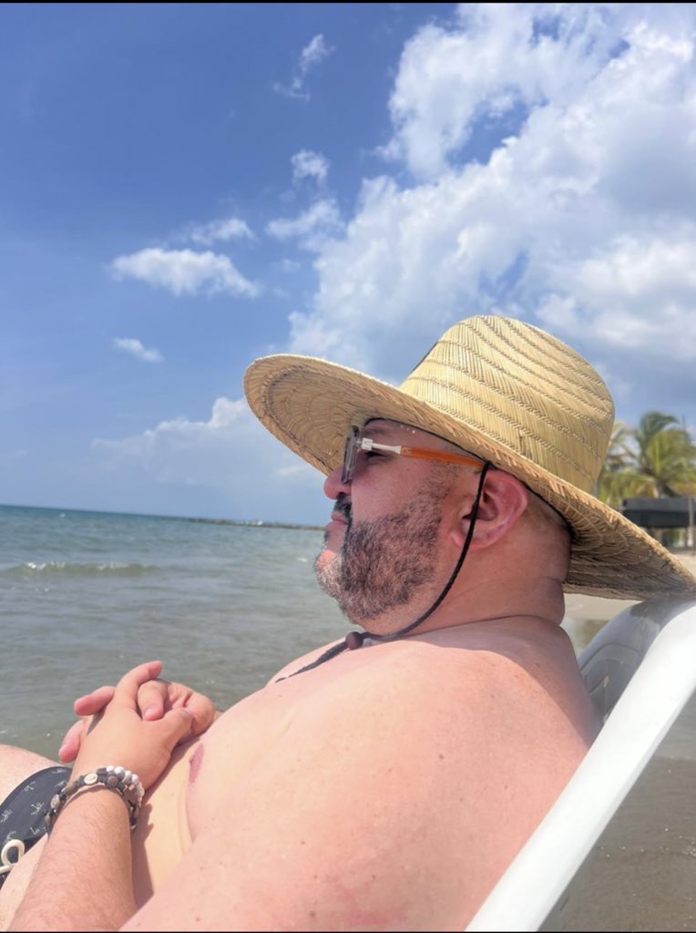 Daniel Muñoz González tweet media