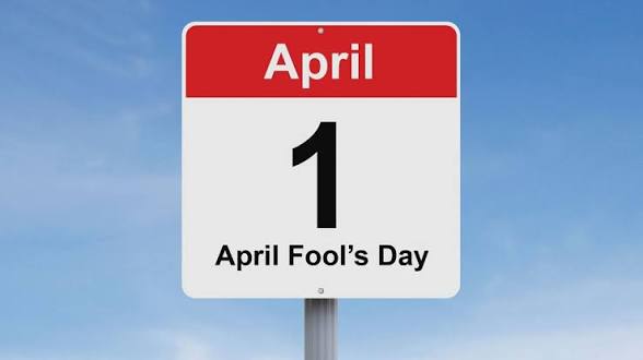 yvonneverse's tweet photo. Before today ends, here is a slightly dangerous experiment you should try 😂 text your partner "I think we should break up."

Chances are many of you will wake up single tomorrow... Because they have secretly been waiting for you to say it first 👀 😂😂😂 #AprilFool #foolsday https://t.co/nYwvkWpsrM