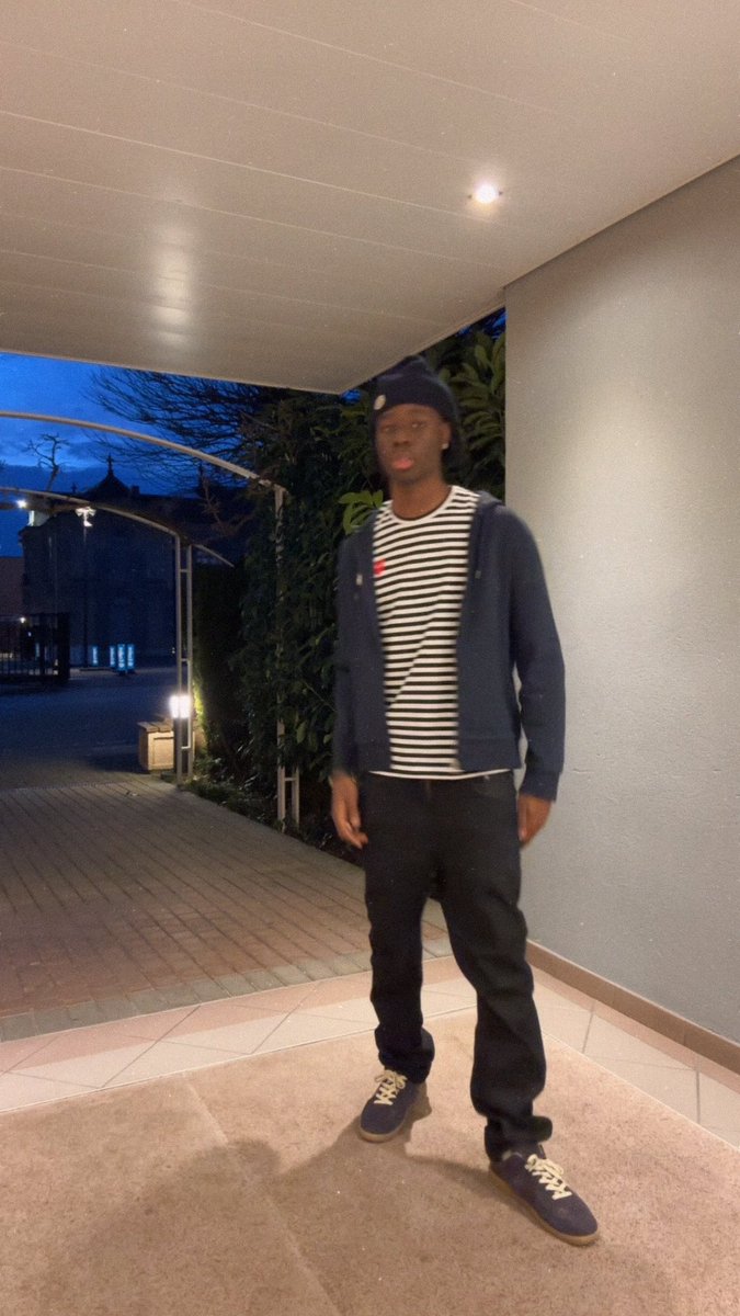 R o n a n tweet media